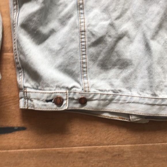 Elia-Cher Jean Jacket - Picture 9 of 9